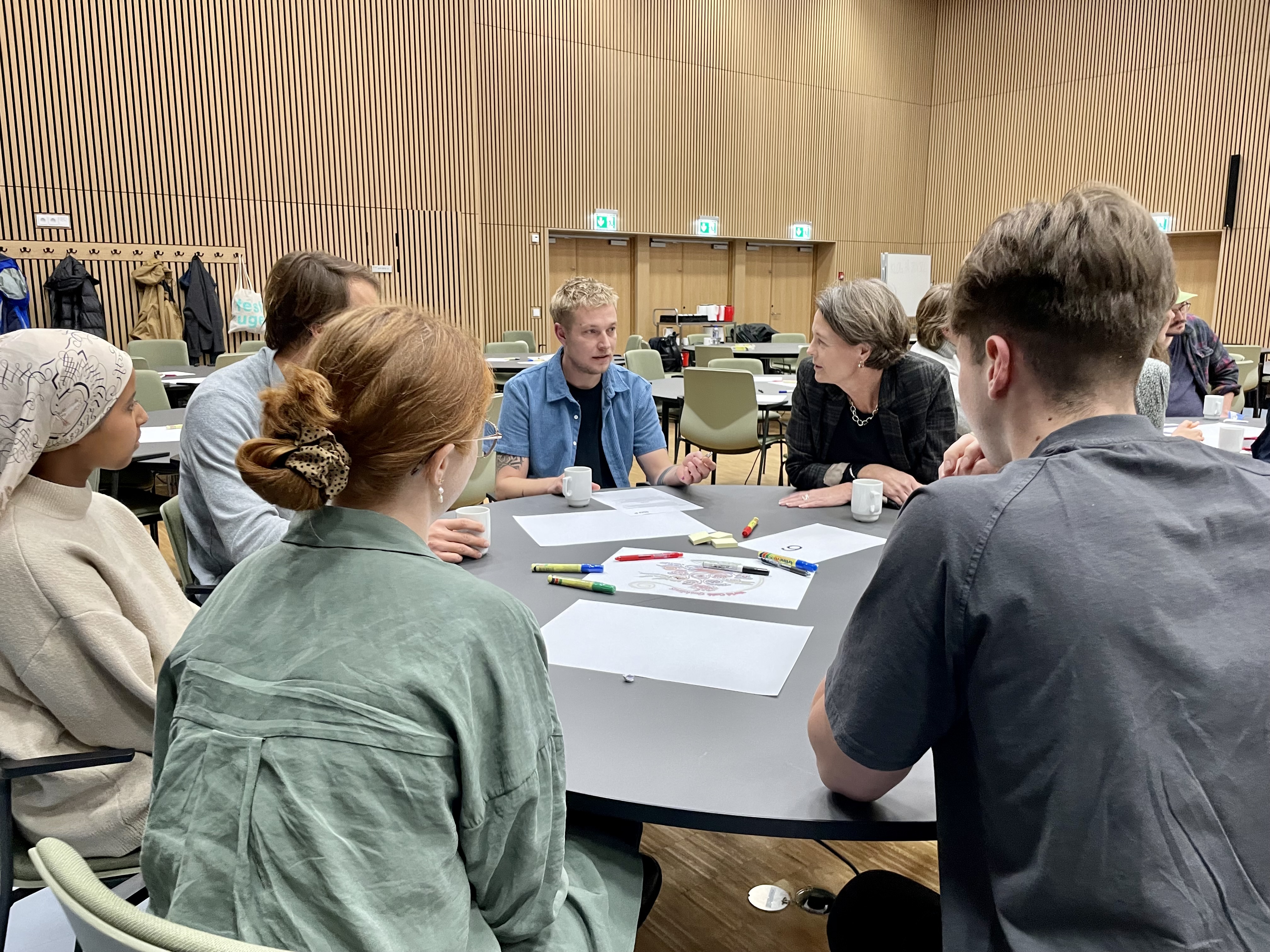 Dialog mellem deltagere