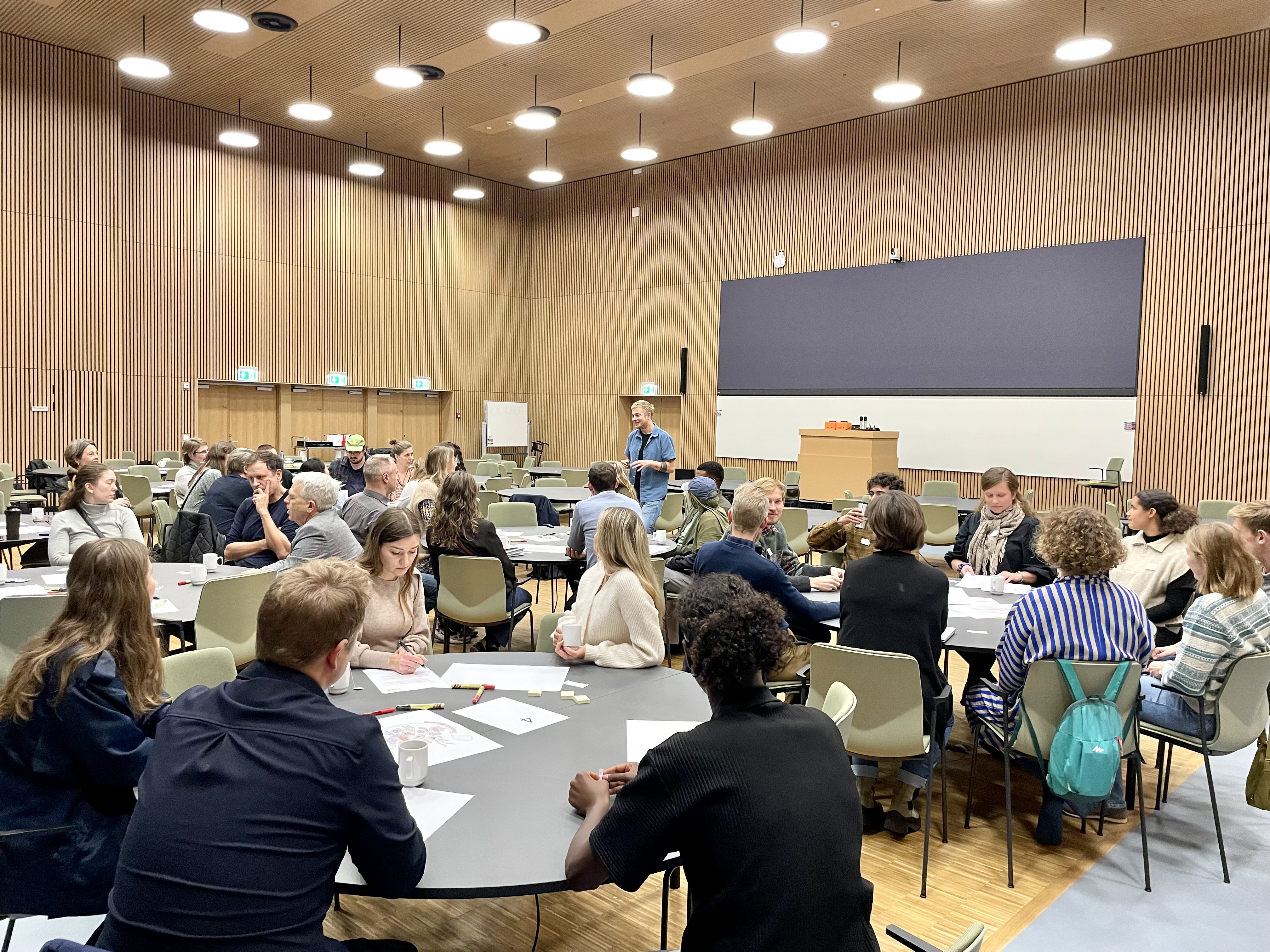 Dialog mellem deltagere