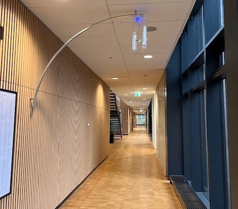 Lampe af kunstneren FOS i SUND-bygningen på SDU