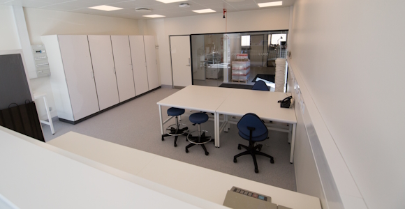 Tørlaboratoriet anvendes til analyser og arbejde med kemikalier